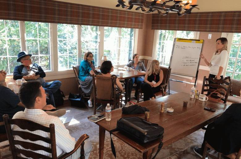 Kepemimpinan [94] Pentingnya Pemimpin Pemikiran dan Influencer di Era Media Sosial